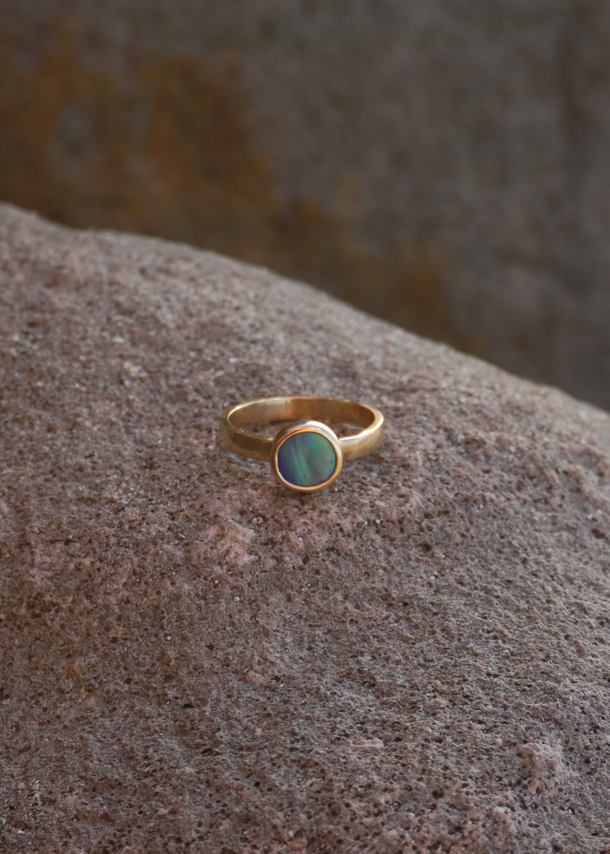 9ct Gold Pāua Ring